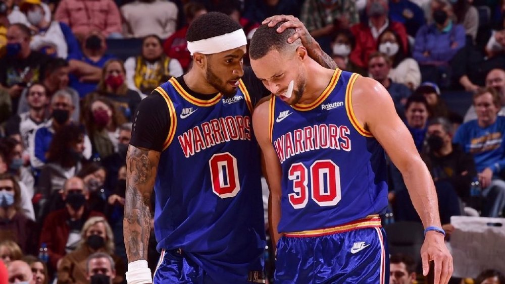 守队员无可 守队员无可