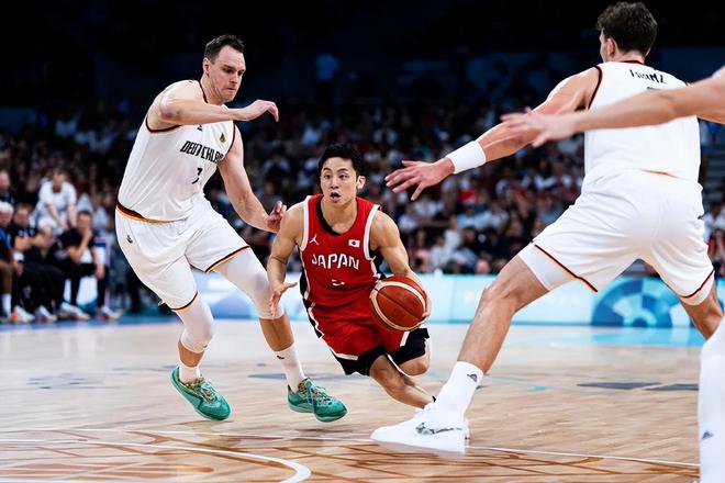 队在首回合 队在首回合